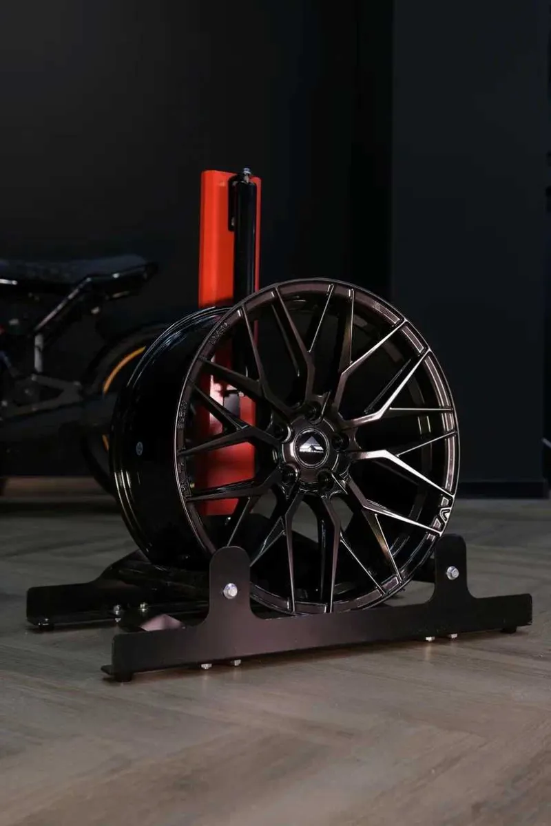 Комплект литых дисков Diamond Style R18