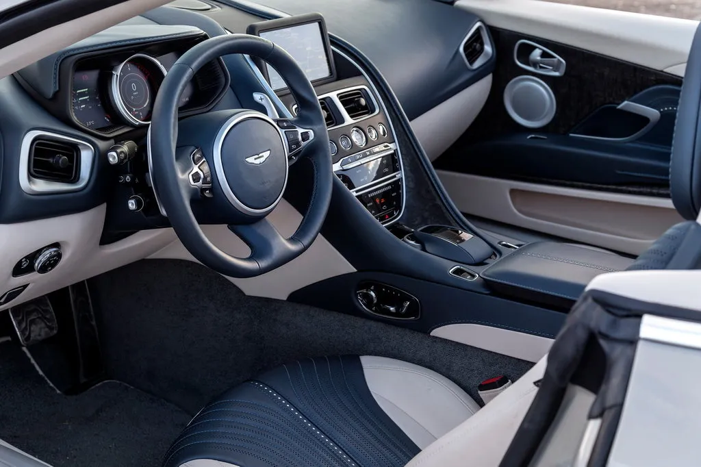 Защитная пленка для салона автомобиля Aston Martin DB 11 2017